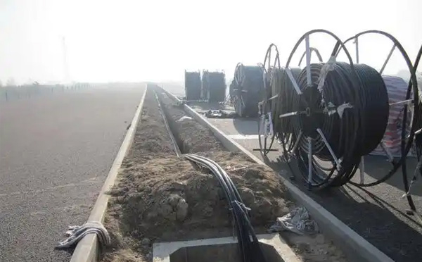 拉萨光缆施工如何应对复杂地形布线难题? 拉萨光缆施工如何应对复杂地形布线难题?